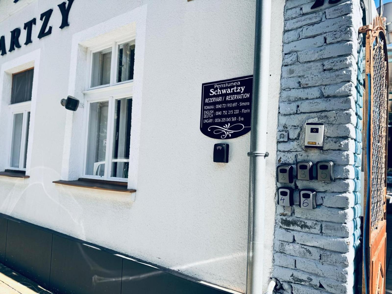 فندق Pensiunea Schwartzy Makó المظهر الخارجي الصورة